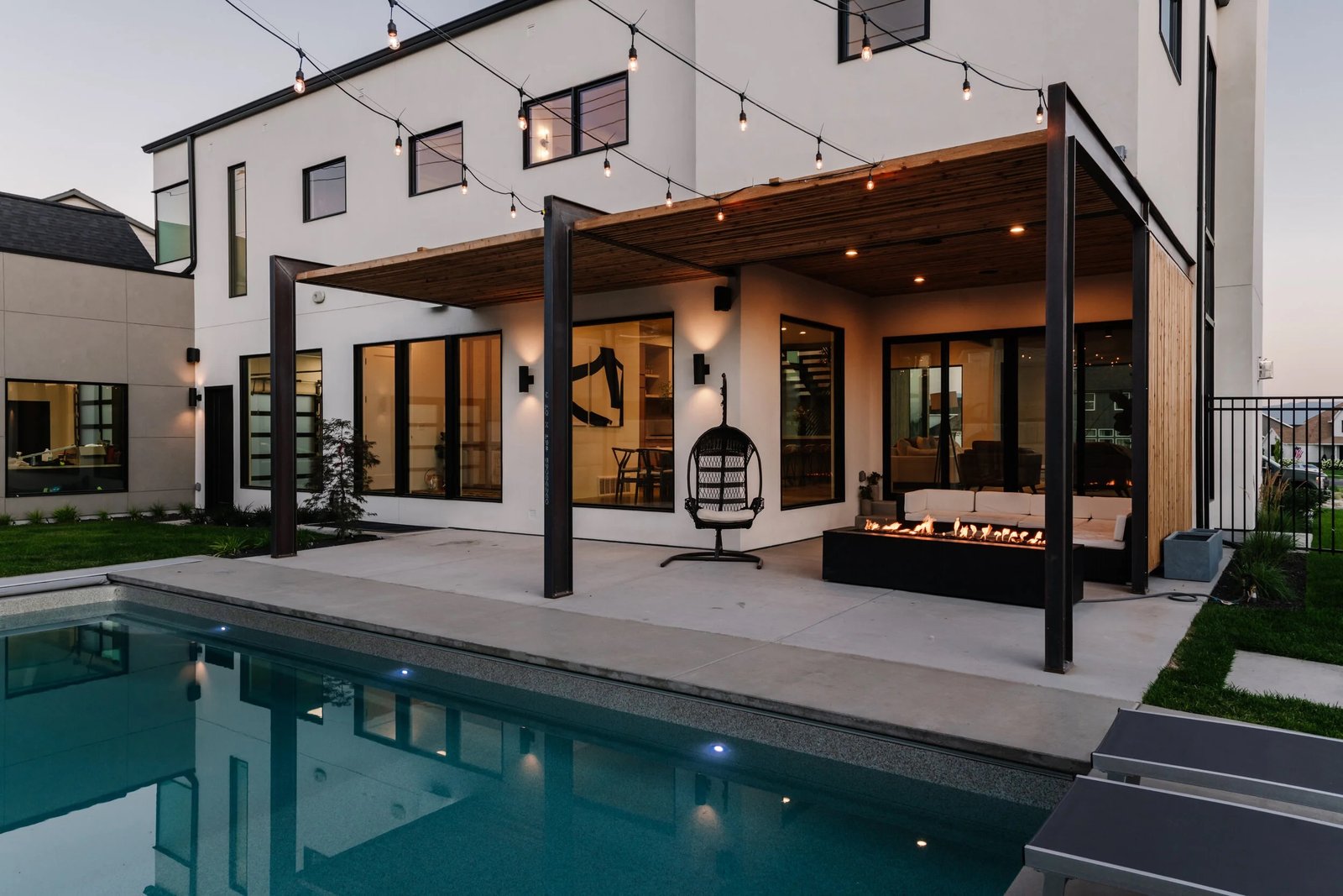 Contemporary Two-Story Residence, Exterior & Outdoor Visualization — slide 2