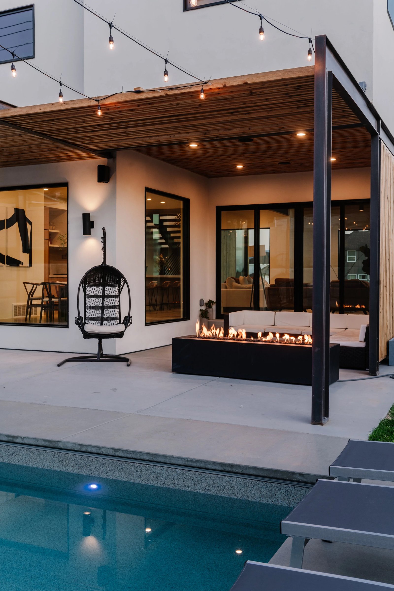 Contemporary Two-Story Residence, Exterior & Outdoor Visualization — slide 3