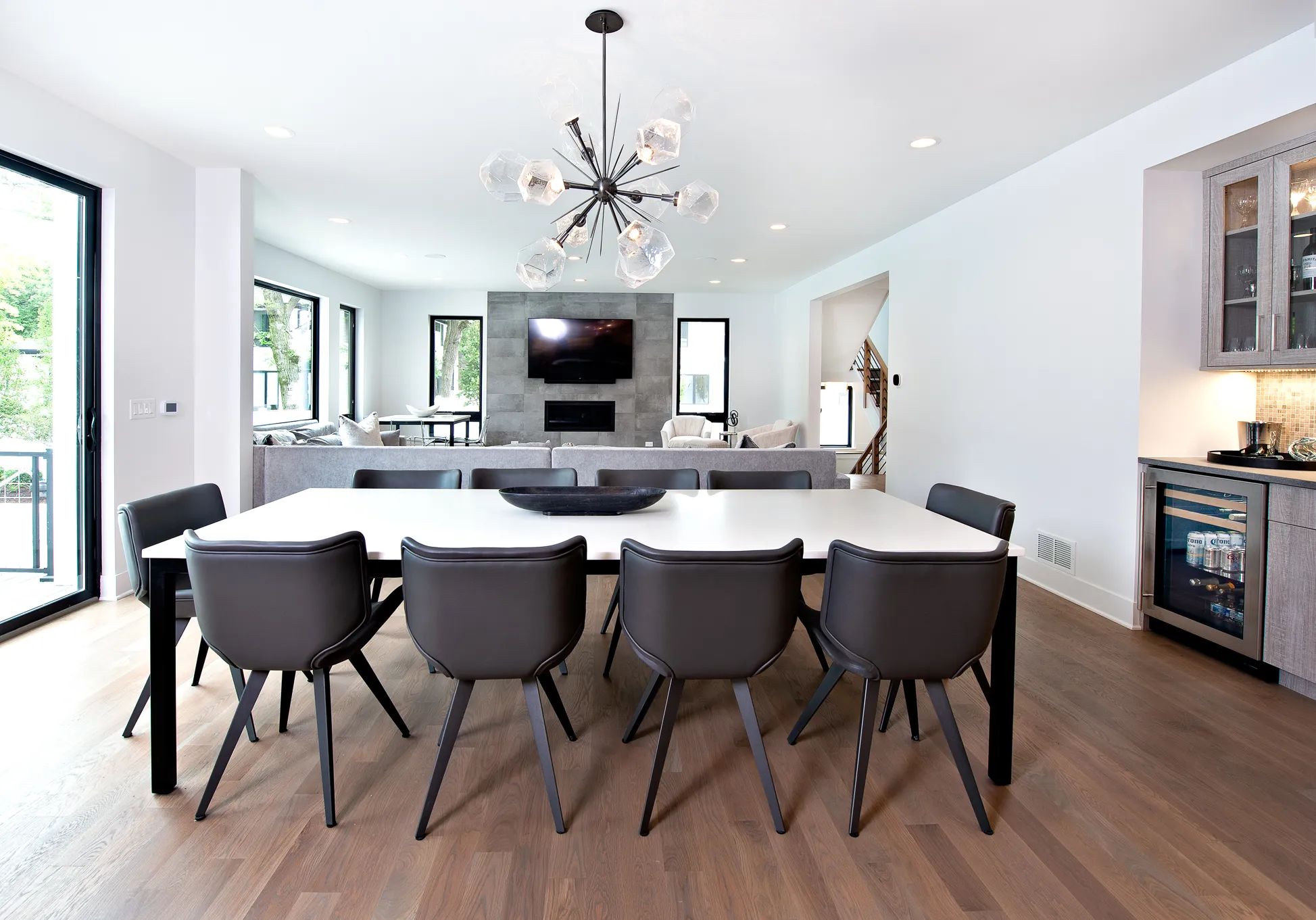 Open-Plan Modern Home, Interior Visualization Suite — slide 4