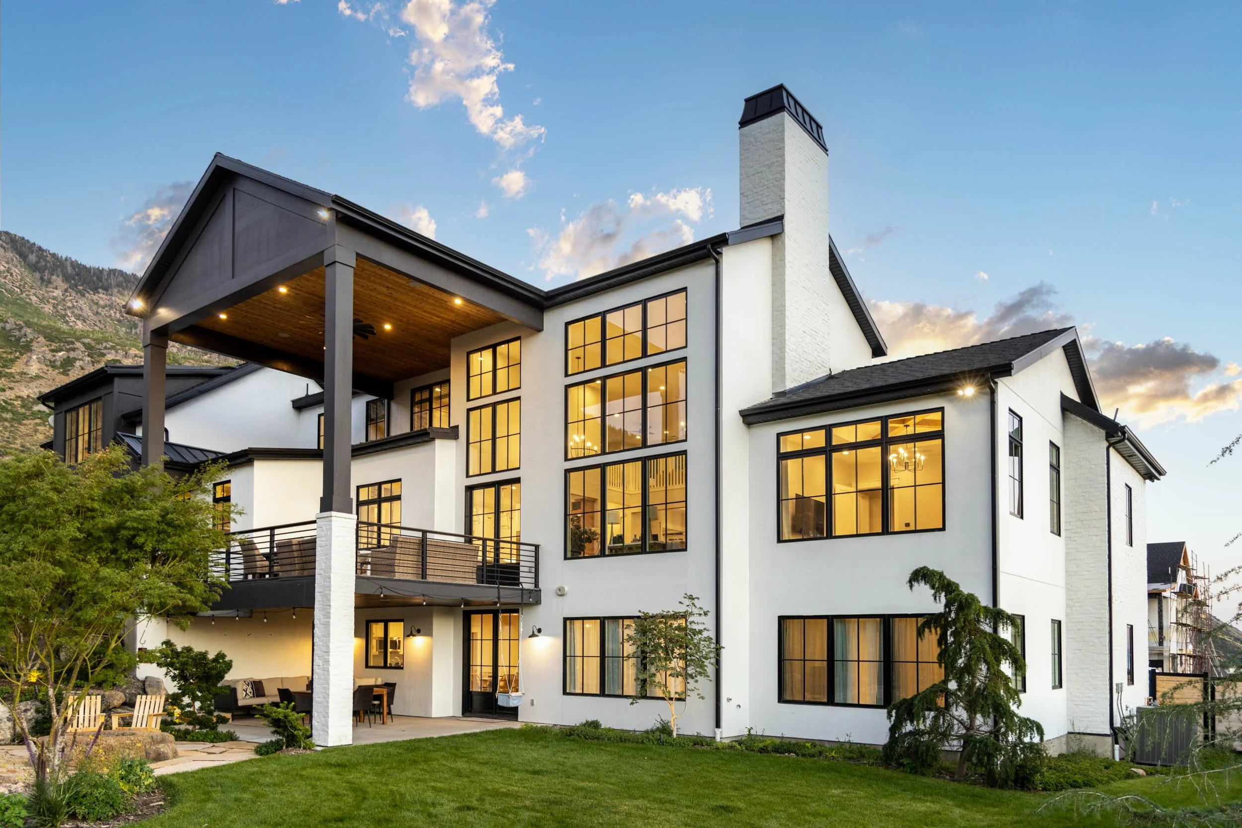 Luxury Mountain Farmhouse, Exterior Visualization — slide 1