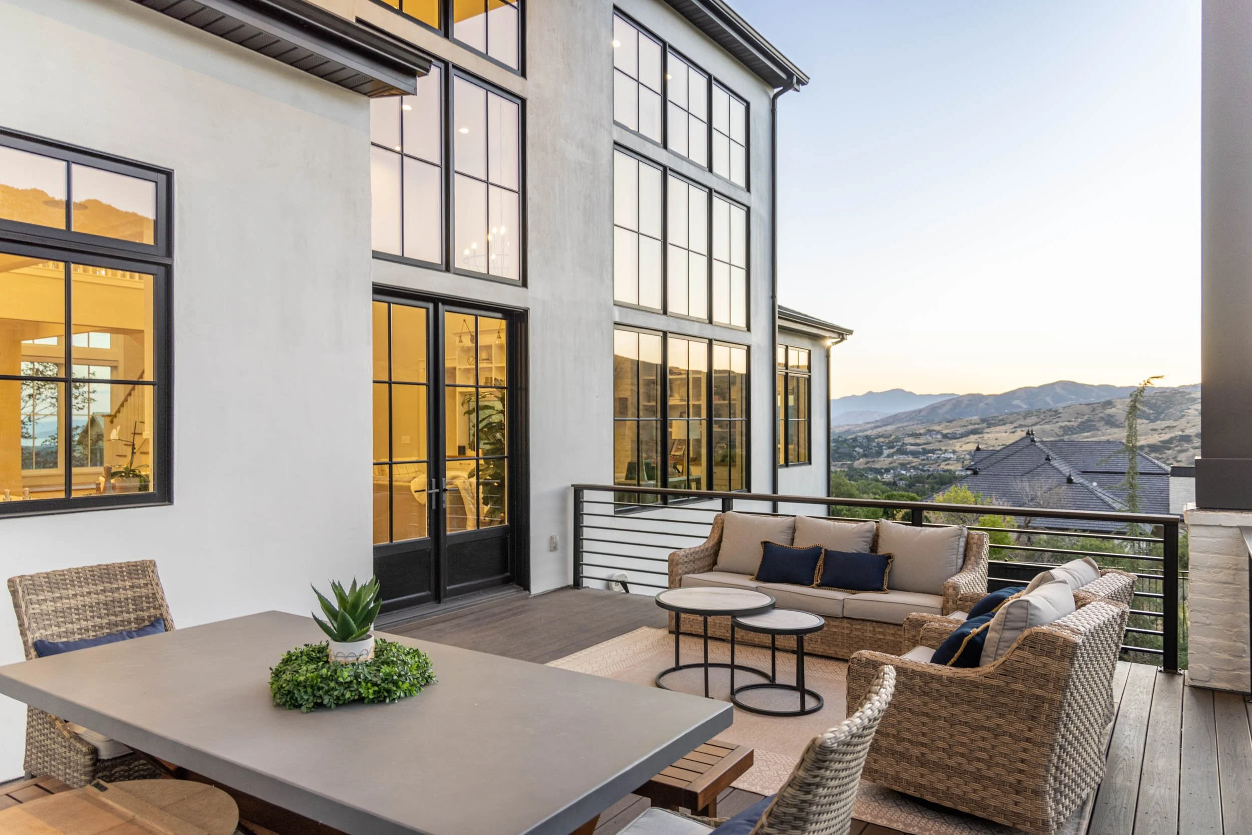 Luxury Mountain Farmhouse, Exterior Visualization — slide 5